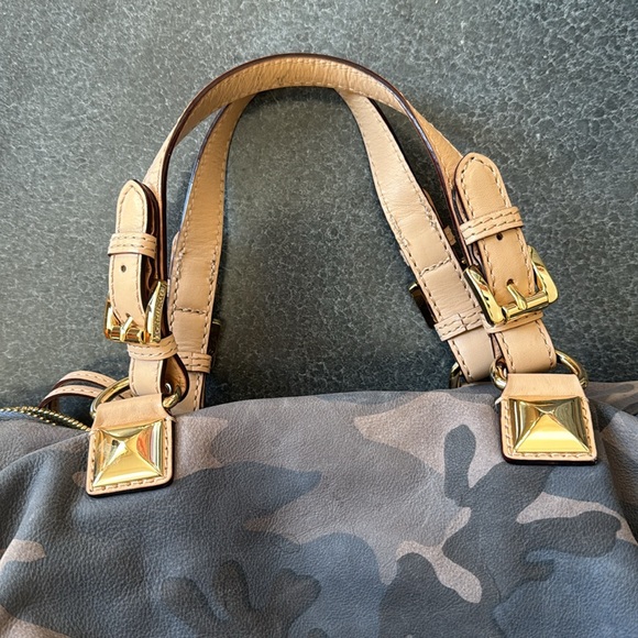 RARE Michael Kors Blue Camo Distressed Camouflage Leather Bag + FREE Makeup Bag - Picture 4 of 14